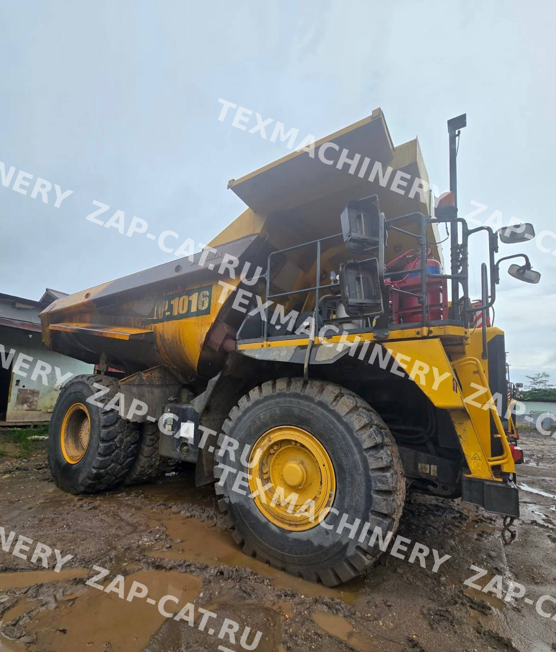 Карьерный самосвал Komatsu HD 465-7R