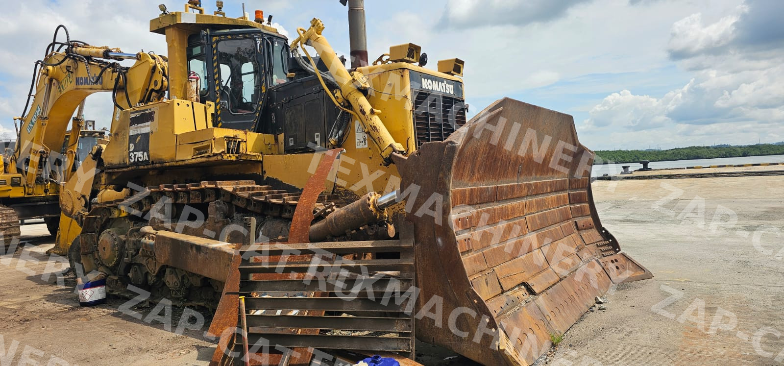 Бульдозер Komatsu D375-5